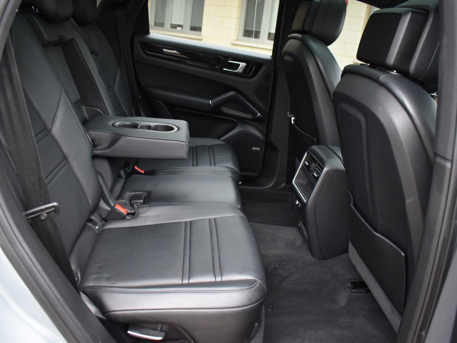 Used 2021 Porsche Cayenne AWD/4WD image 36