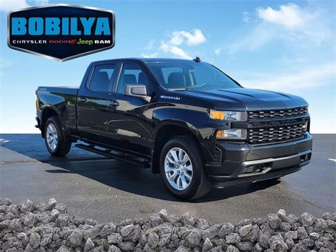 Used 2022 Chevrolet Silverado 1500 Custom image 2