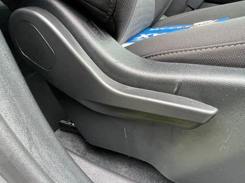 Used 2026 Chevrolet Equinox LT AWD/4WD image 13