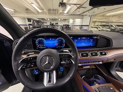 Used 2024 Mercedes-Benz GLS 63 AMG 4MATIC image 18