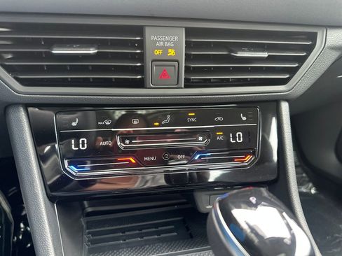 New 2026 Volkswagen Jetta SE FWD image 16