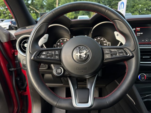 Used 2023 Alfa Romeo Stelvio Estrema AWD/4WD image 18