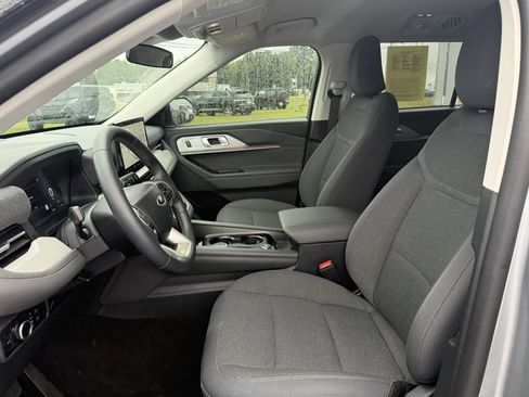 Used 2025 Ford Explorer Active image 16