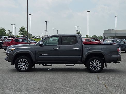 Used 2023 Toyota Tacoma Limited AWD/4WD image 3