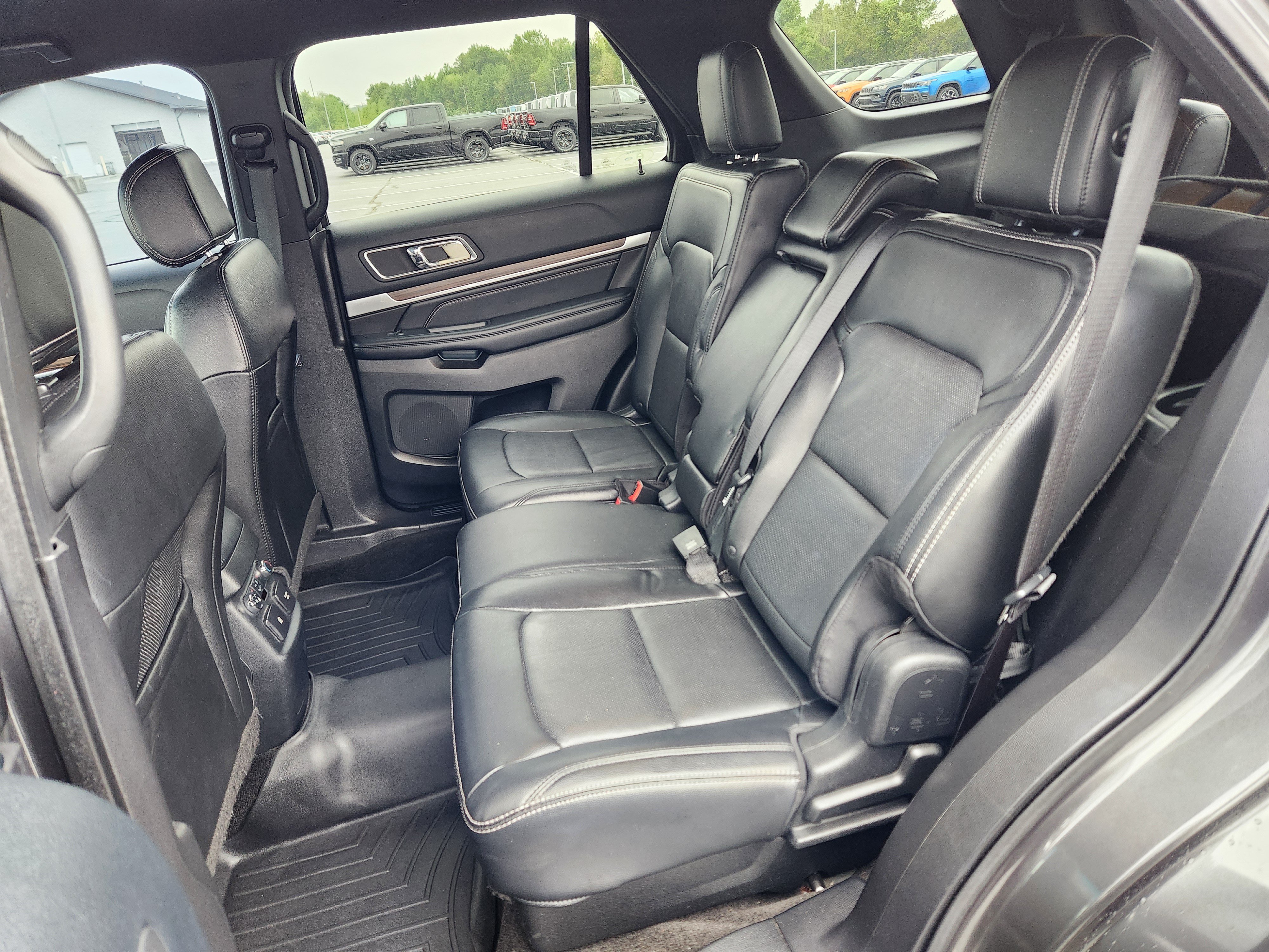 Used 2016 Ford Explorer Limited AWD/4WD image 12