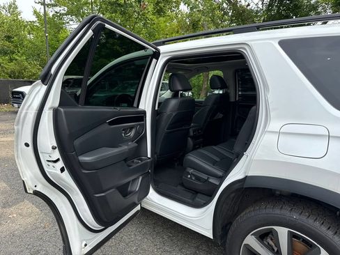 Used 2023 Honda Pilot Touring image 20