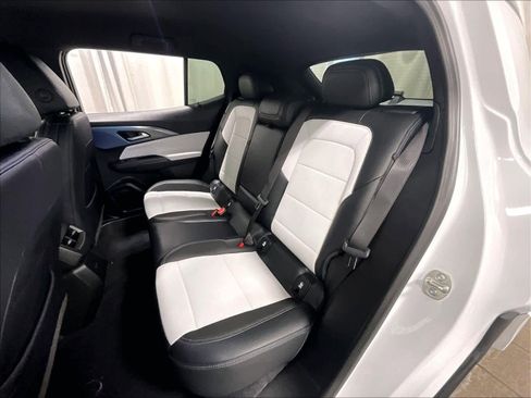 Used 2024 Chevrolet Equinox EV LT image 15