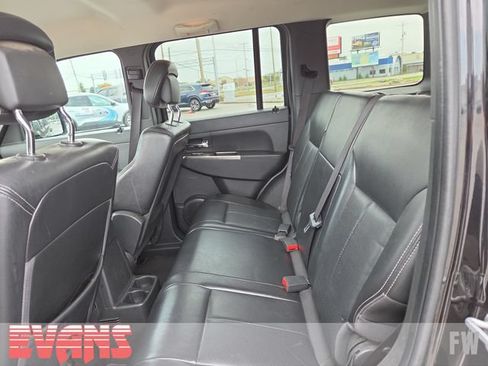 Used 2012 Jeep Liberty Limited Jet w/ Comfort/Convenience Group AWD/4WD image 19