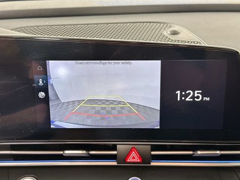Used 2024 Hyundai Elantra SEL FWD image 13