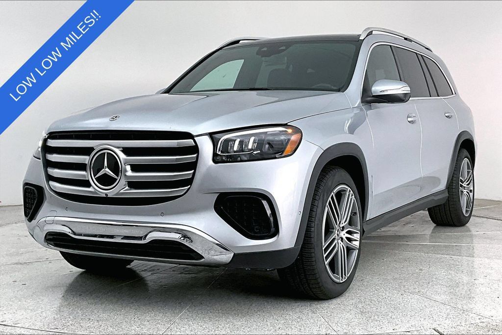 Used 2025 Mercedes-Benz GLS 450 4MATIC image 14