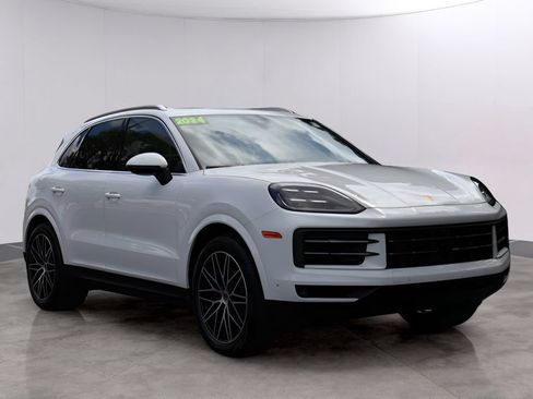 Certified 2024 Porsche Cayenne AWD/4WD image 11