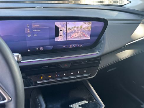 Used 2024 Buick Envision Preferred image 17