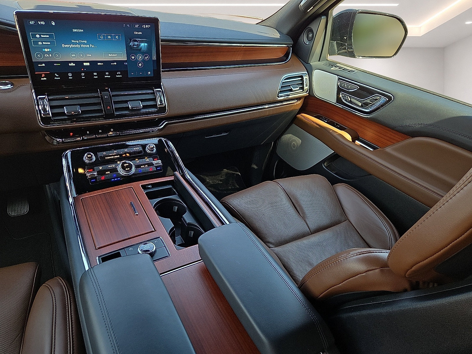 Used 2024 Lincoln Navigator Reserve AWD/4WD image 13