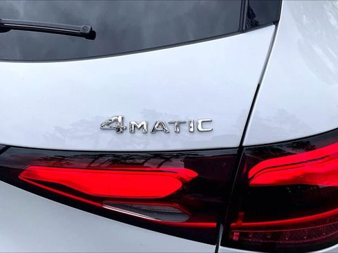 Used 2024 Mercedes-Benz GLC 300 4MATIC image 10