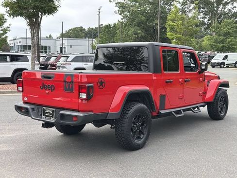 Used 2022 Jeep Gladiator Sport AWD/4WD image 13