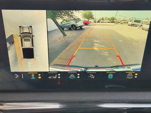 Certified 2022 GMC Sierra 1500 AT4 w/ AT4 Premium Package AWD/4WD image 17