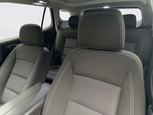 Used 2023 GMC Terrain SLE w/ Driver Convenience Package image 11