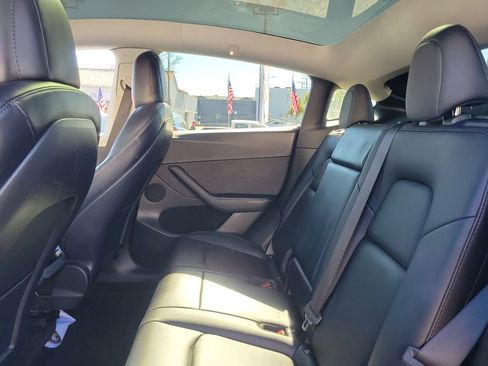 Used 2022 Tesla Model Y Performance image 14