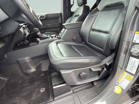 Used 2025 Ford Bronco Badlands image 21