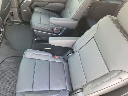 New 2026 GMC Yukon XL Denali w/ Denali Reserve Package AWD/4WD image 18