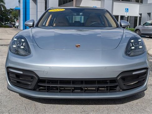Used 2021 Porsche Panamera image 2