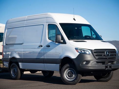 New 2026 Mercedes-Benz Sprinter 144 Cargo image 3