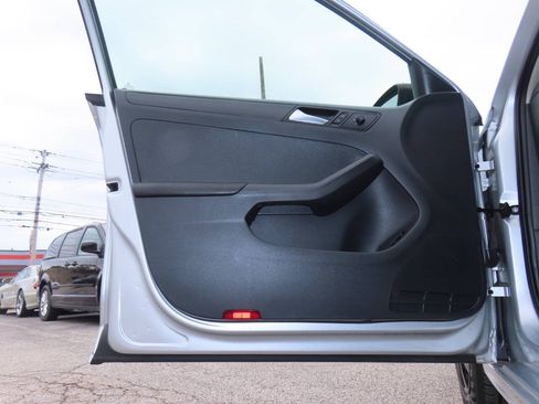 Used 2015 Volkswagen Jetta S FWD image 35
