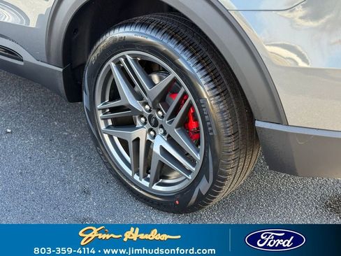 New 2026 Ford Explorer ST-Line w/ ST-Line Street Pack image 7
