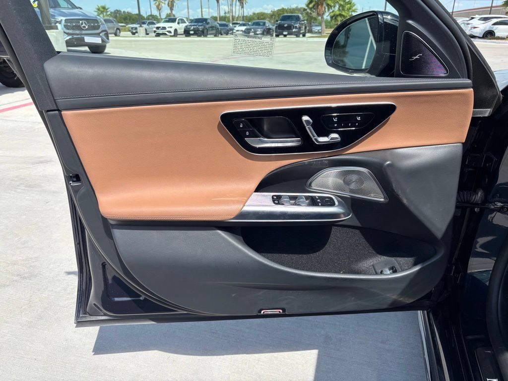 Used 2024 Mercedes-Benz E 450 4MATIC Sedan image 9