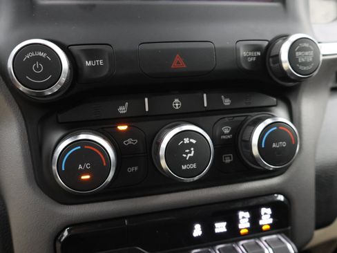 Used 2020 RAM 1500 Big Horn AWD/4WD image 47
