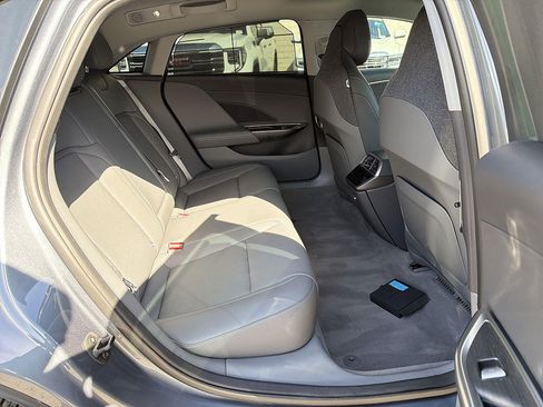 Used 2025 Lucid Air Touring AWD/4WD image 24