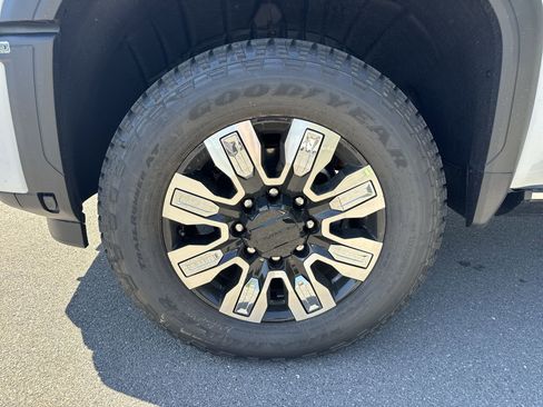 New 2026 GMC Sierra 3500 Denali w/ Denali Reserve Package AWD/4WD image 19