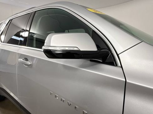 Used 2020 Chevrolet Traverse LT FWD image 39