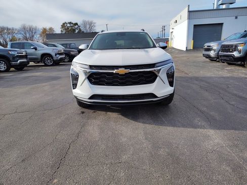 New 2026 Chevrolet Trax LT image 6