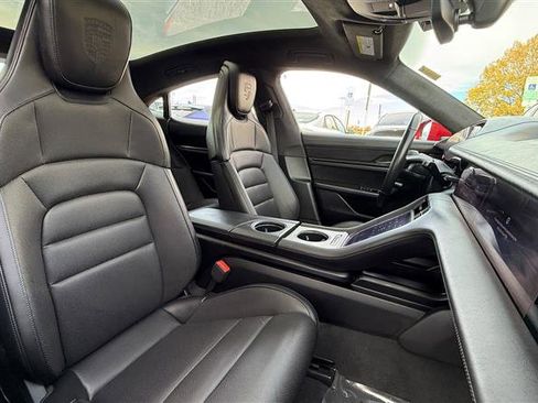 Used 2022 Porsche Taycan GTS image 29