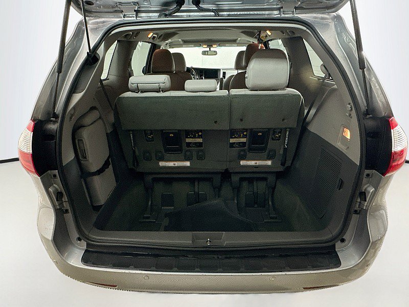 Used 2015 Toyota Sienna XLE w/ XLE Navigation Package FWD image 25