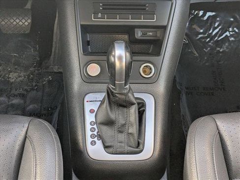 Used 2016 Volkswagen Tiguan S image 12