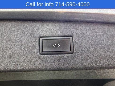 Used 2022 Volkswagen Tiguan SE w/ Panoramic Sunroof Package AWD/4WD image 9