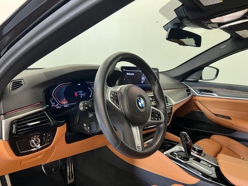 Used 2023 BMW 540i w/ Executive Package image 4