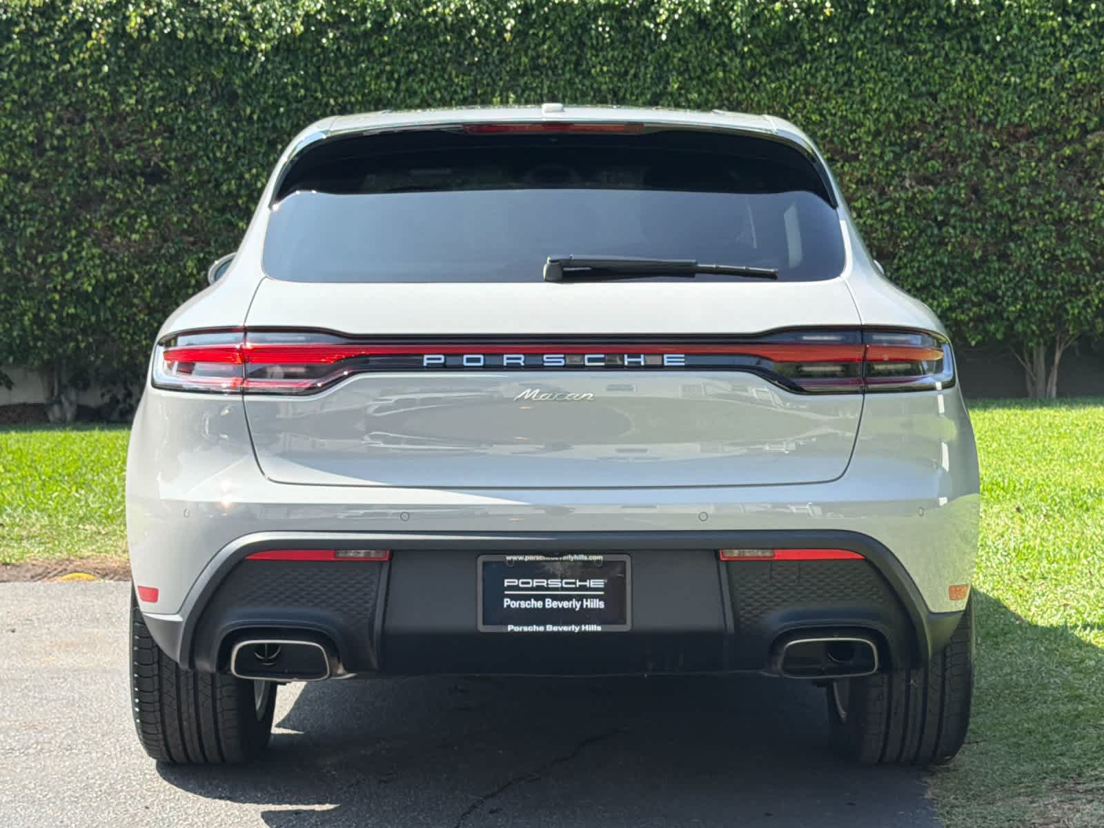 Certified 2025 Porsche Macan AWD/4WD image 7