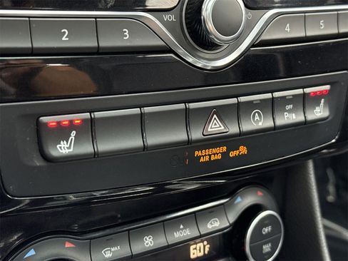 Used 2017 INFINITI QX30 Premium w/ Navigation Package image 31