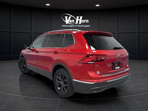 Used 2024 Volkswagen Tiguan SE AWD/4WD image 5