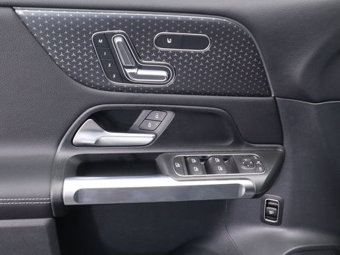 Certified 2025 Mercedes-Benz GLB 250 image 24