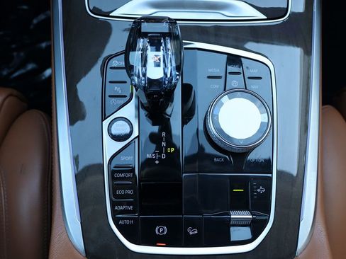 Used 2019 BMW X7 xDrive40i w/ Cold Weather Package image 22