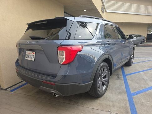 Used 2021 Ford Explorer XLT w/ Equipment Group 202A image 3