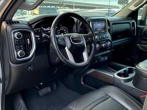 Used 2022 GMC Sierra 3500 Denali AWD/4WD image 16