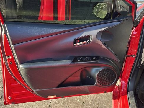 Used 2019 Toyota Prius LE image 13