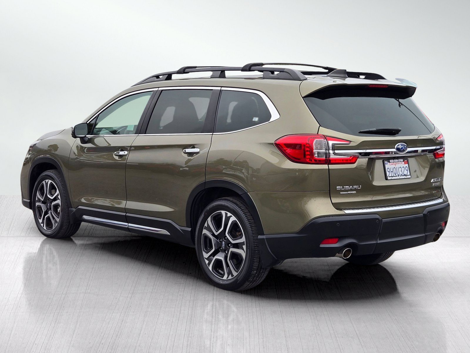 Used 2023 Subaru Ascent Touring AWD/4WD image 6
