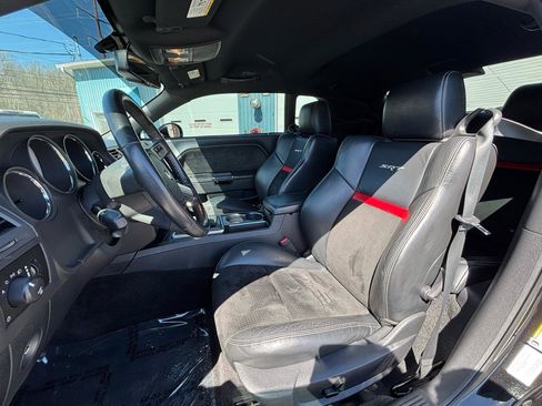 Used 2009 Dodge Challenger SRT8 w/ SRT Option Group II image 19