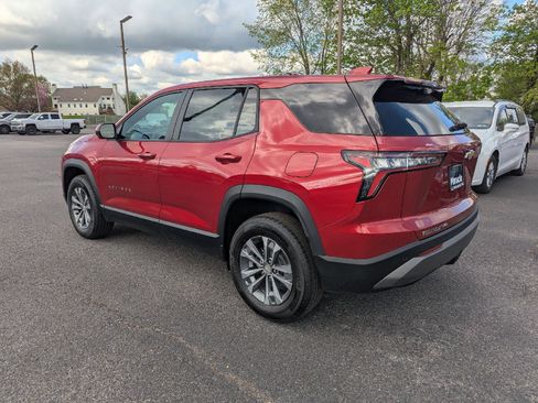 New 2026 Chevrolet Equinox LT w/ Convenience Package II AWD/4WD image 7